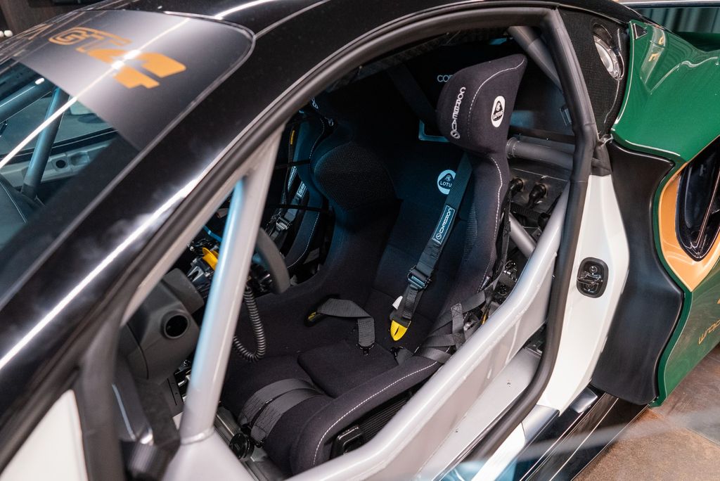 Lotus Emira 2025