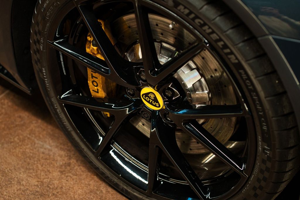 Lotus Emira 2024