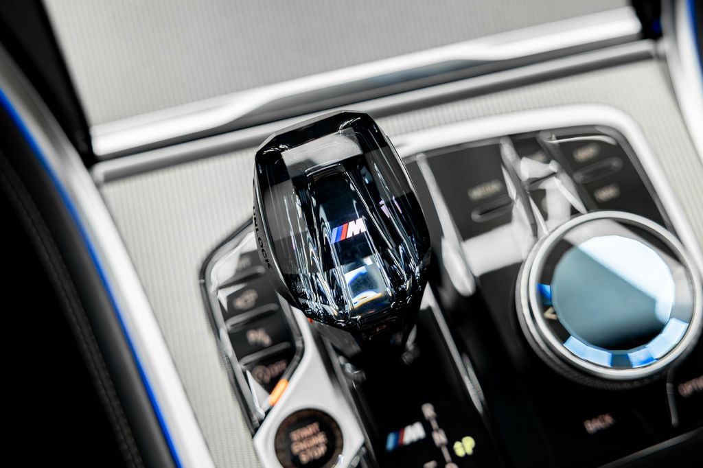BMW M850 2021