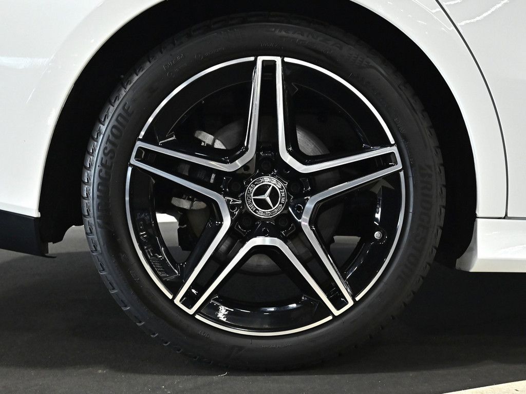 Mercedes-Benz CLA 180 Shooting Brake 2025