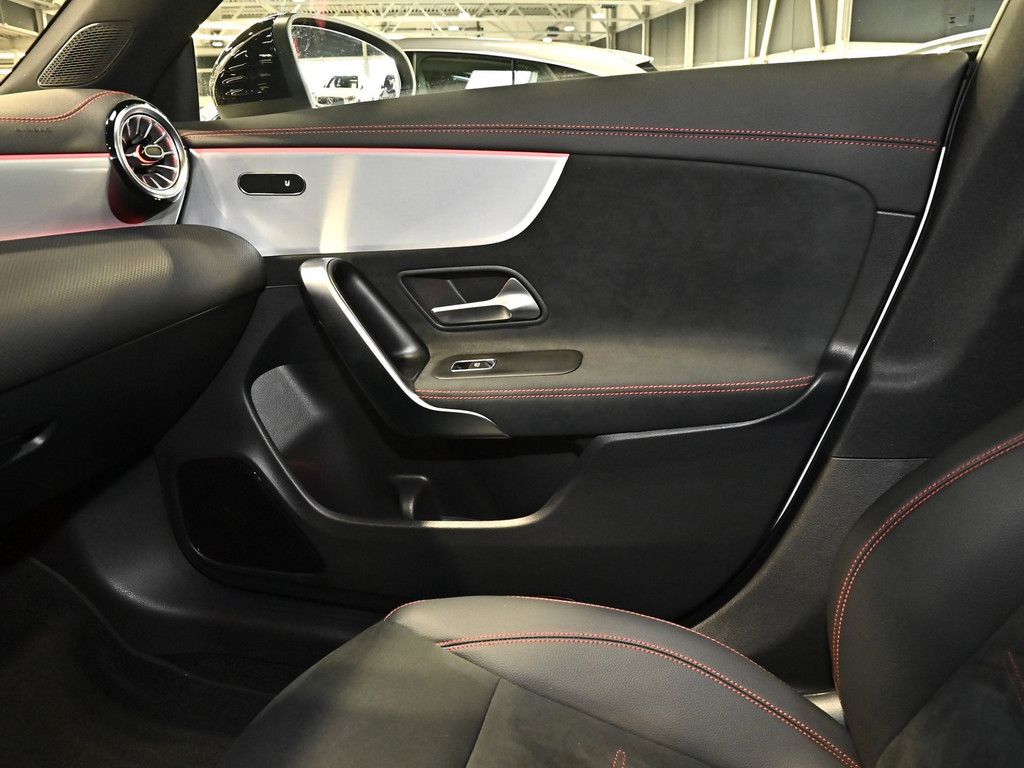 Mercedes-Benz CLA 180 Shooting Brake 2025