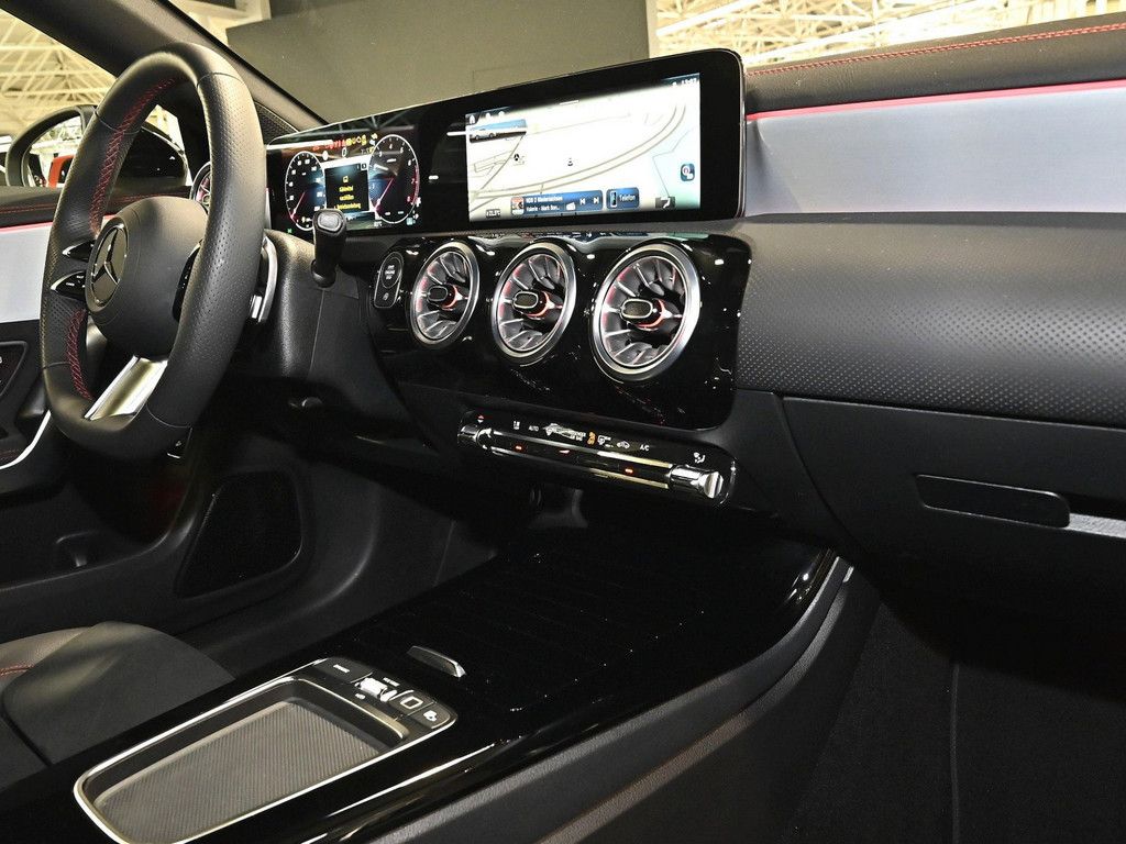 Mercedes-Benz CLA 180 Shooting Brake 2025