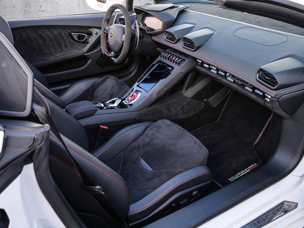 Lamborghini Huracán 2021