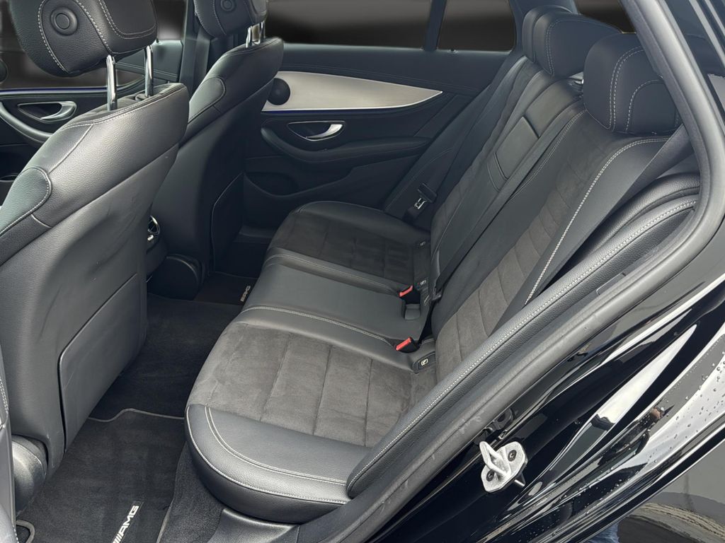 Mercedes-Benz E 300 2022