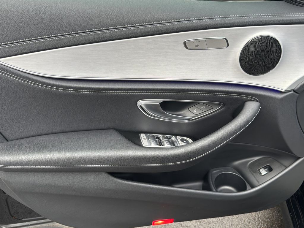 Mercedes-Benz E 300 2022