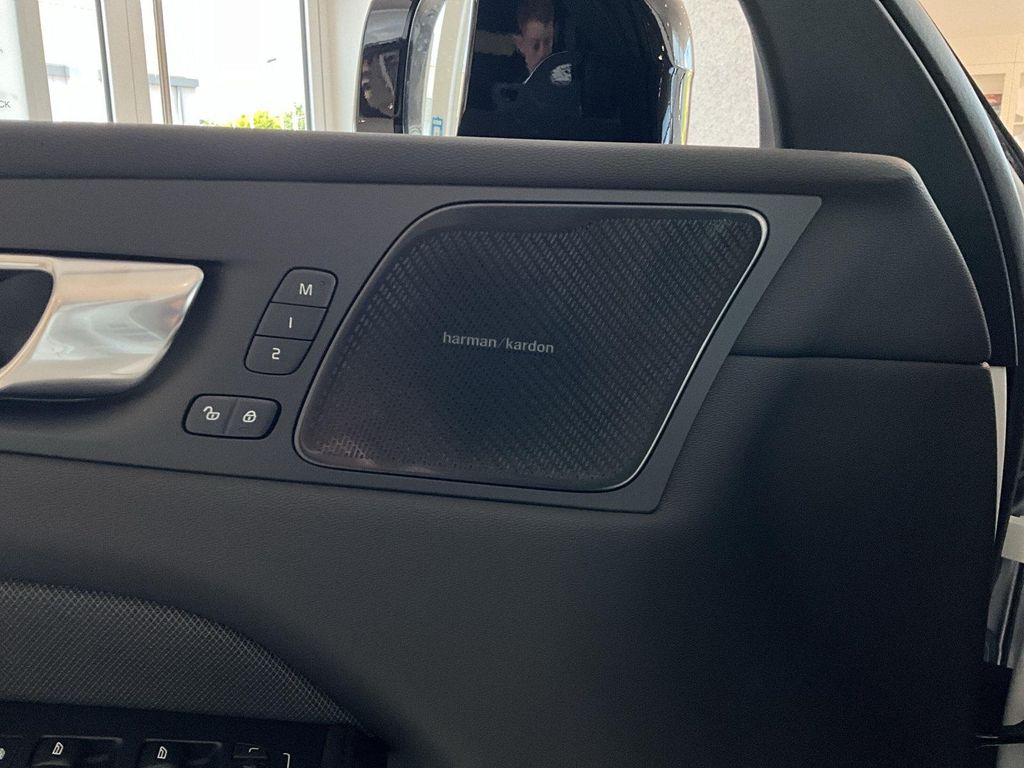 Volvo XC60 2025
