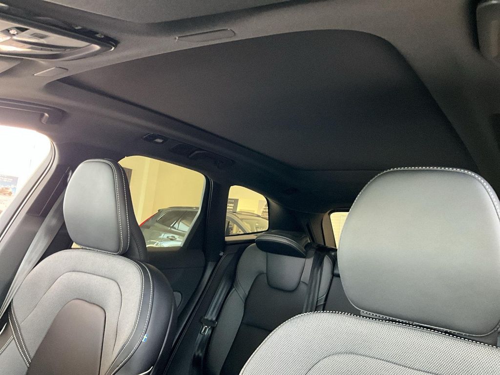 Volvo XC60 2025