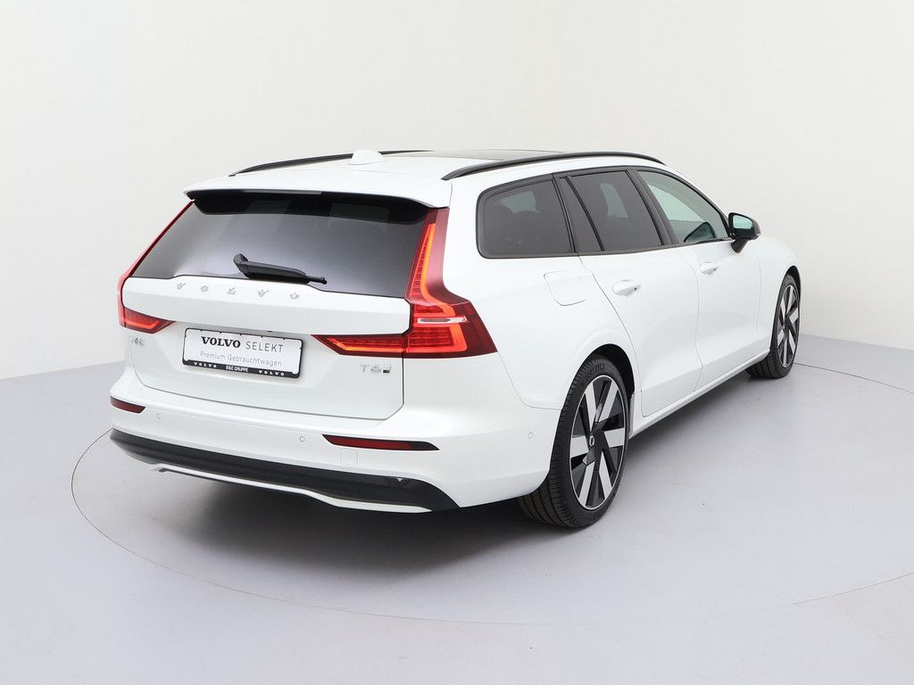 Volvo V60 2025