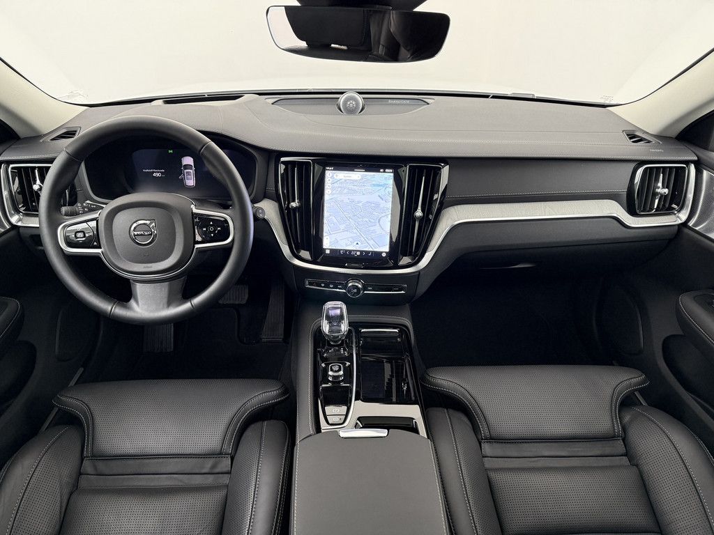 Volvo V60 2025