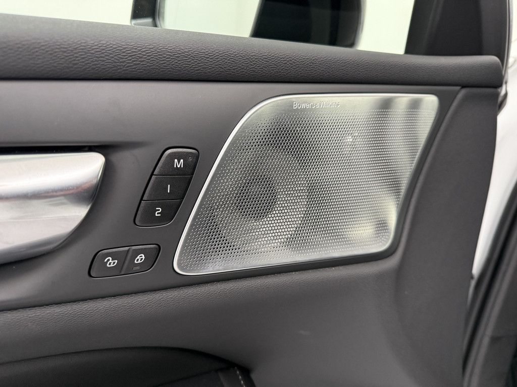 Volvo V60 2025