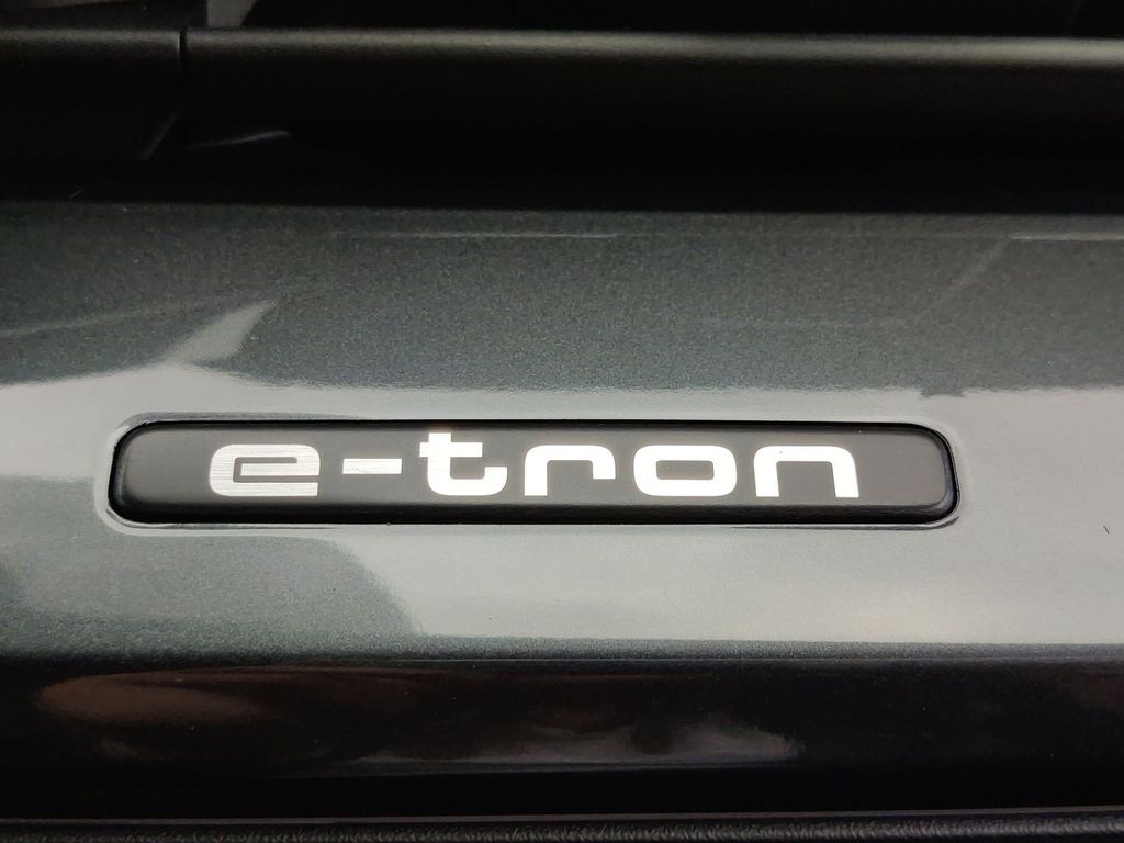 Audi Q4 e-tron 2025