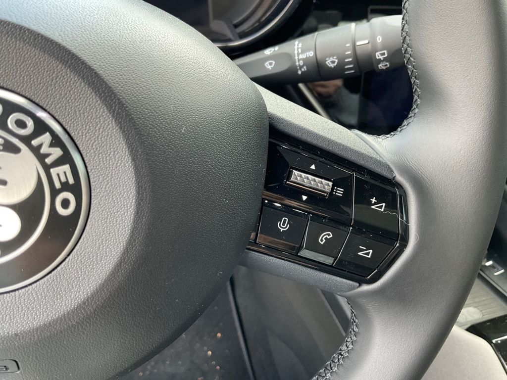 Alfa Romeo Junior 2024