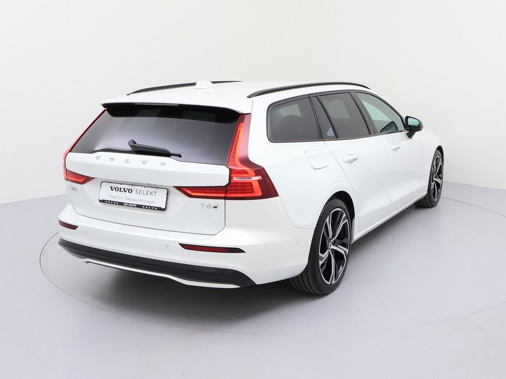 Volvo V60 2025