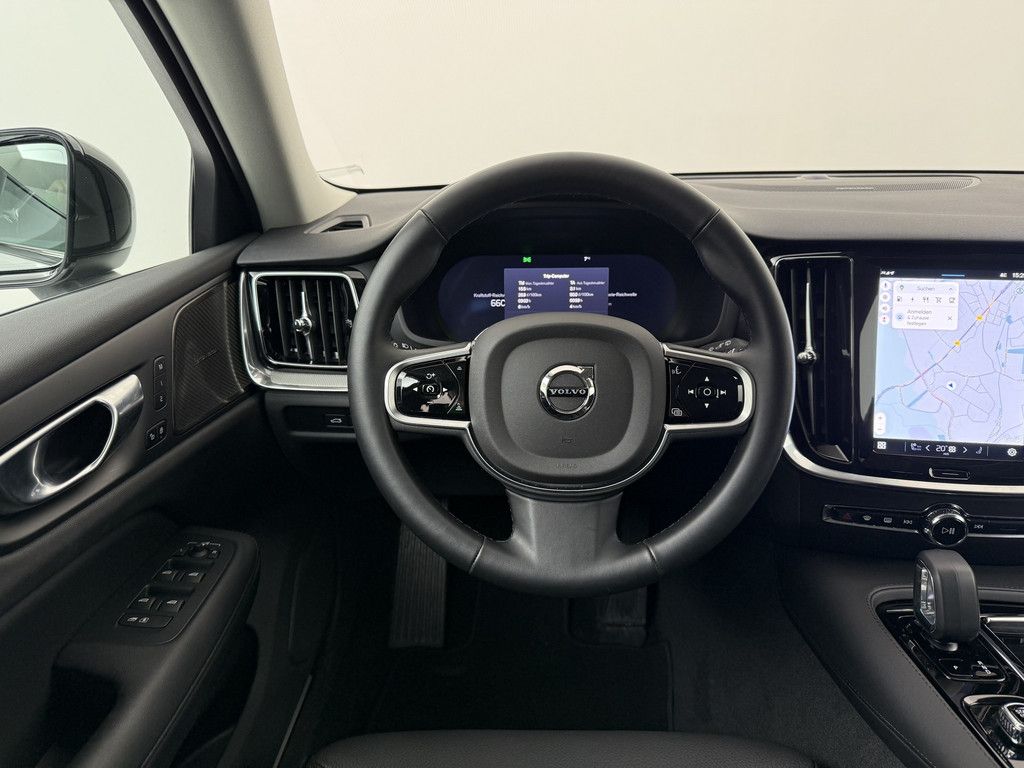 Volvo V60 2025