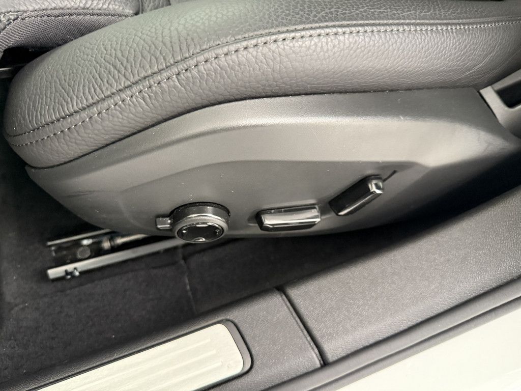 Volvo V60 2025