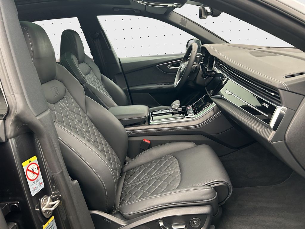 Audi SQ8 2025