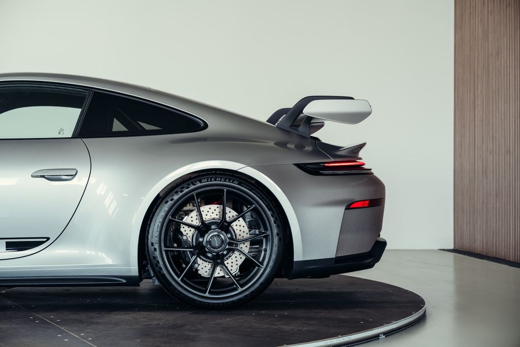 Porsche 992 2025