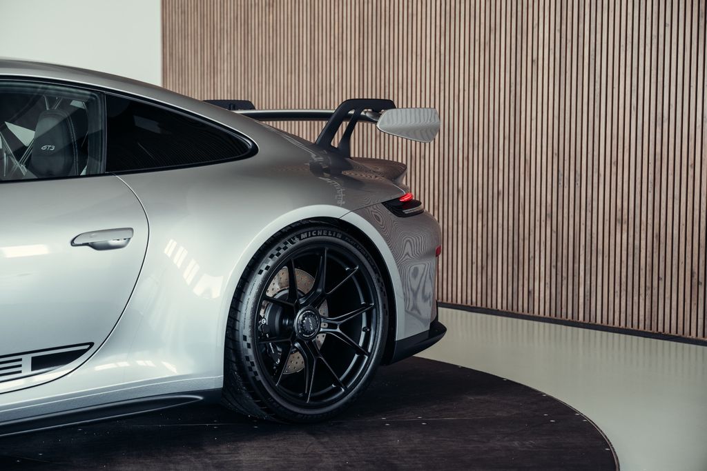 Porsche 992 2025