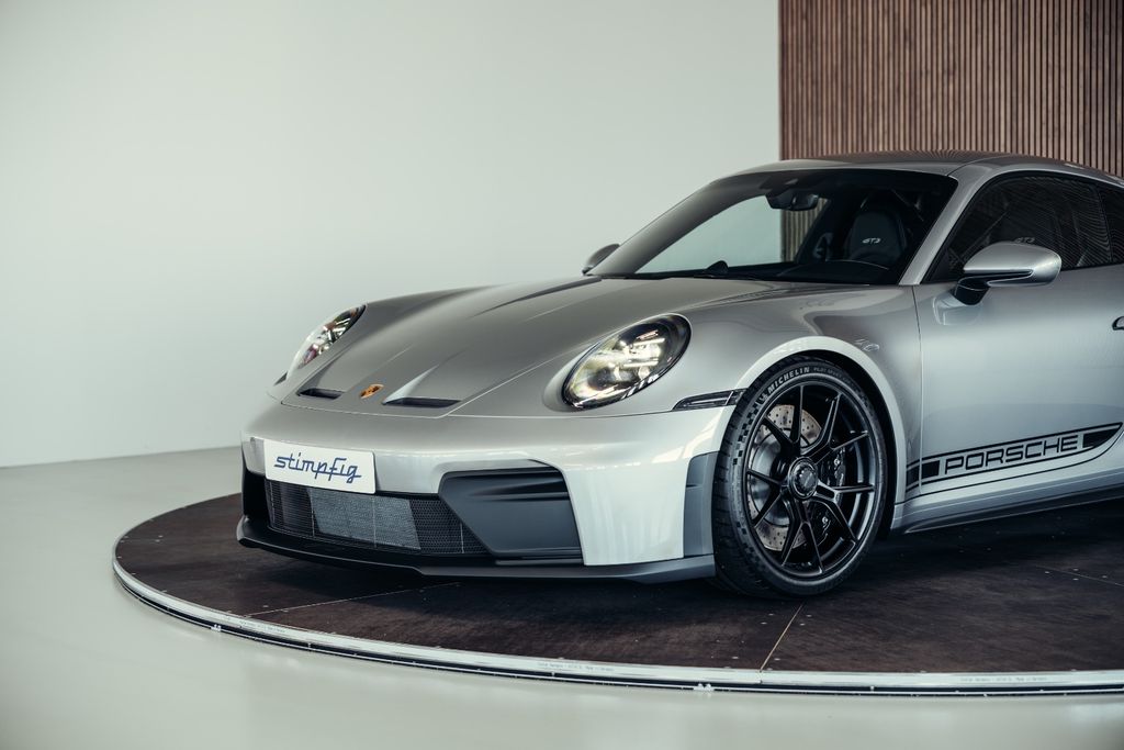 Porsche 992 2025