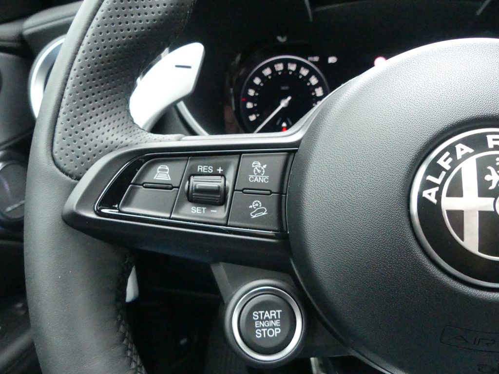 Alfa Romeo Stelvio 2025