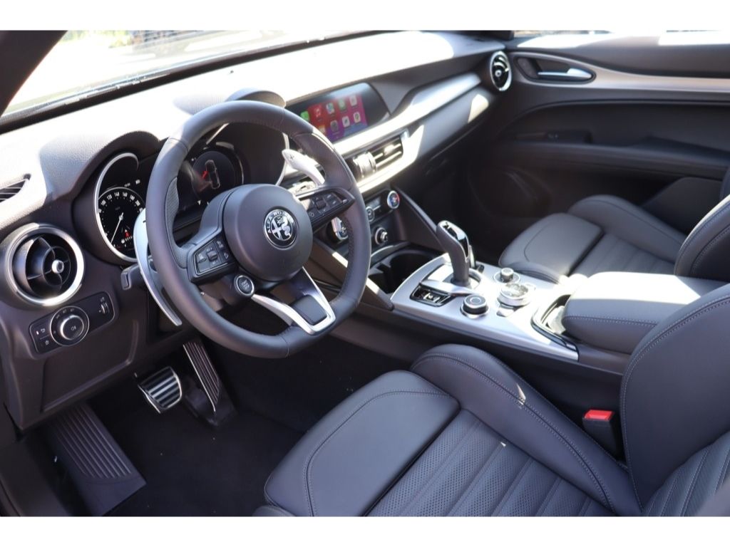 Alfa Romeo Stelvio 2025