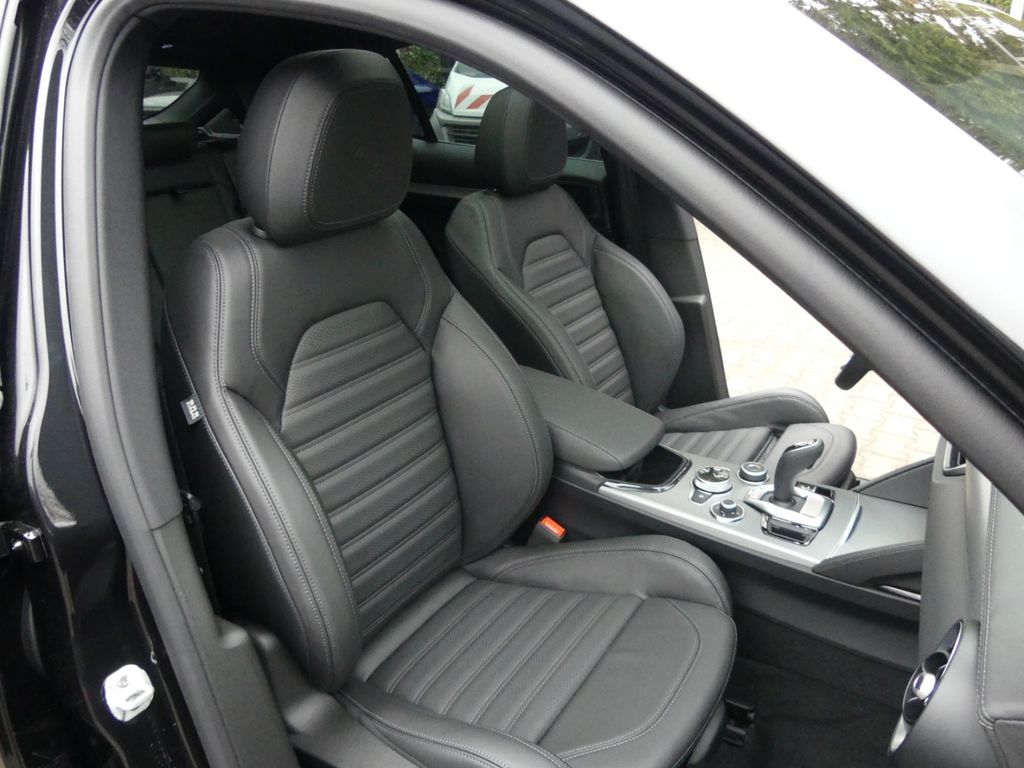 Alfa Romeo Stelvio 2025