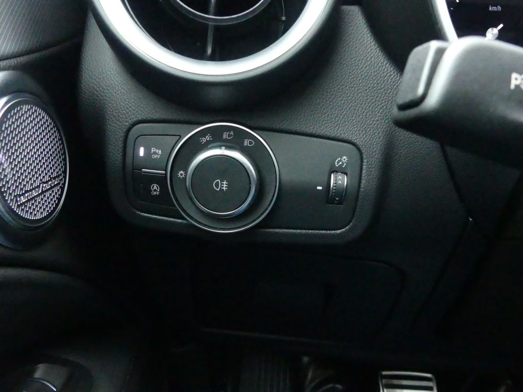 Alfa Romeo Stelvio 2025