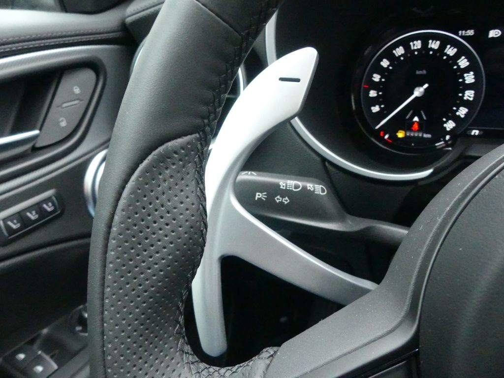 Alfa Romeo Stelvio 2025