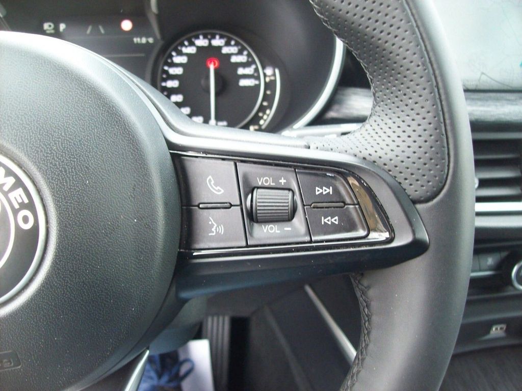 Alfa Romeo Stelvio 2021