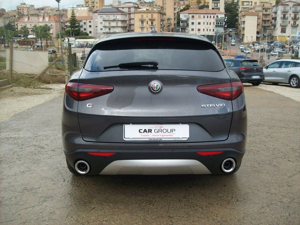 Alfa Romeo Stelvio 2021
