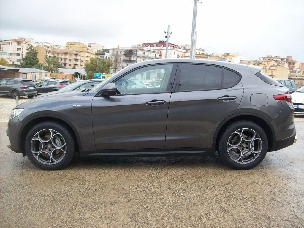 Alfa Romeo Stelvio 2021
