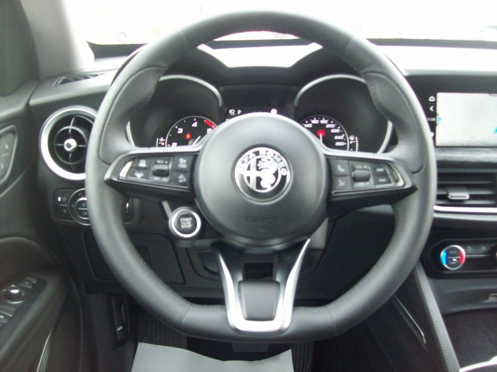 Alfa Romeo Stelvio 2021