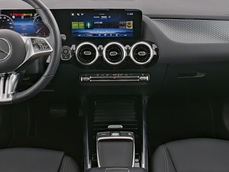 Mercedes-Benz B 220 2024