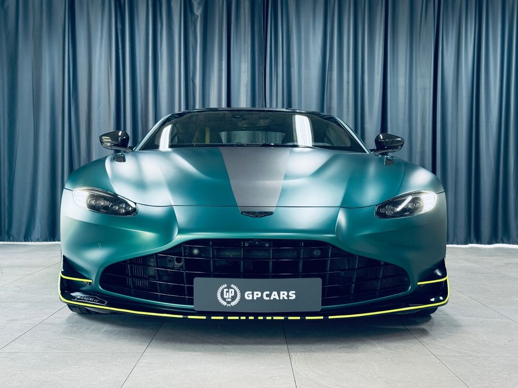 Aston Martin V8 Vantage 2022