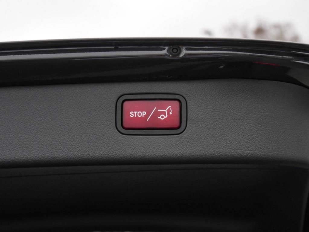 Mercedes-Benz C 300 2025