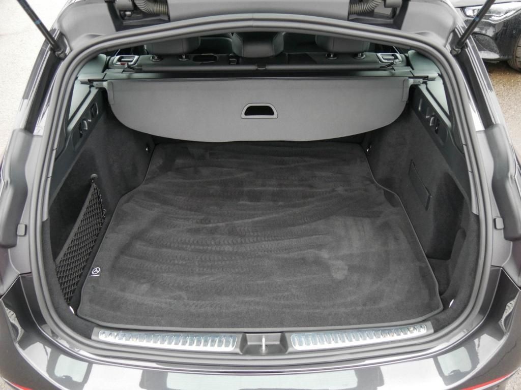 Mercedes-Benz C 300 2025