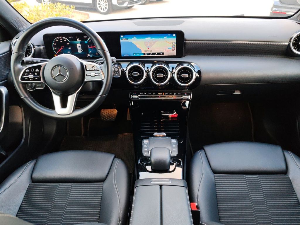 Mercedes-Benz A 200 2021