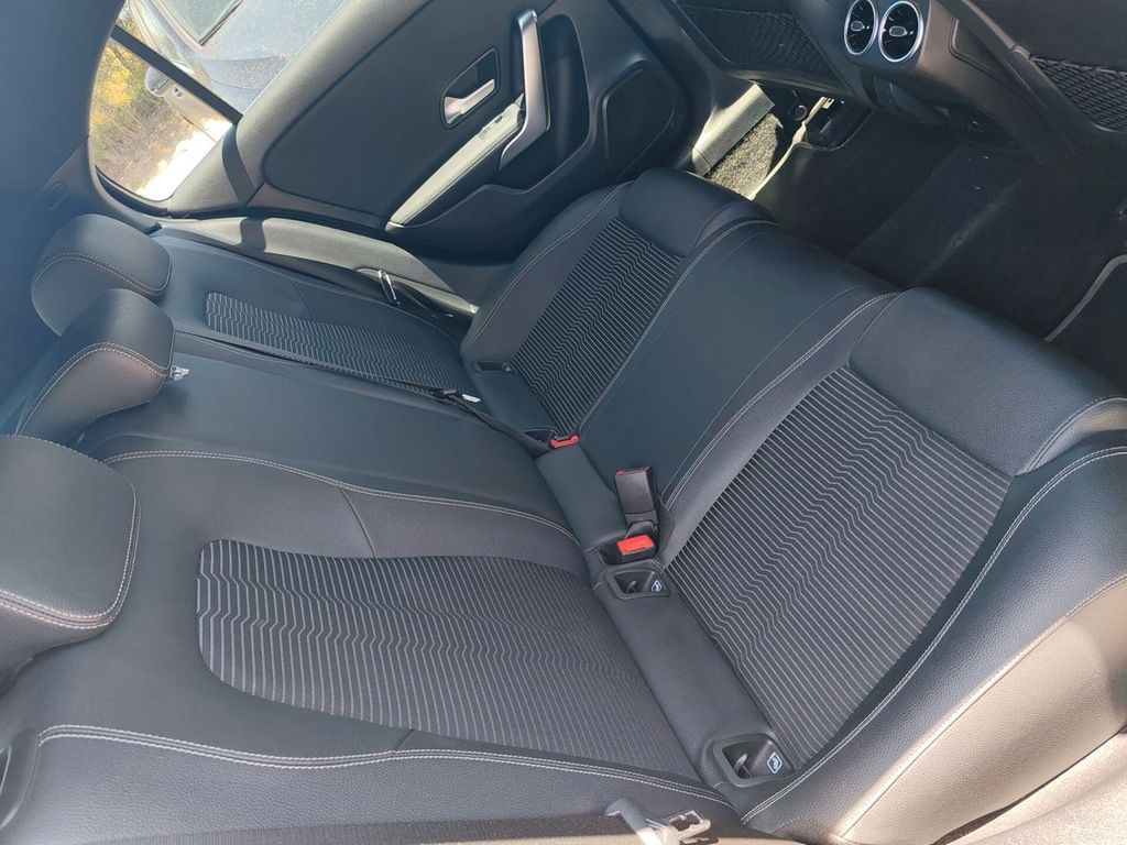 Mercedes-Benz A 200 2021