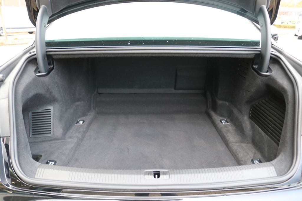 Audi A8 2024
