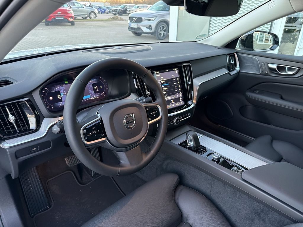 Volvo V60 2025