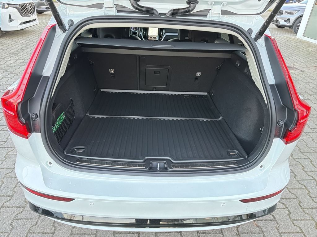 Volvo V60 2025