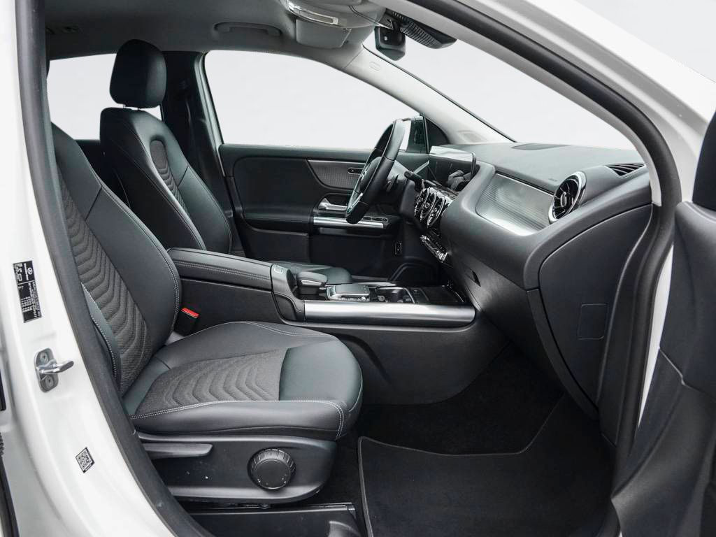 Mercedes-Benz GLA 250 2023