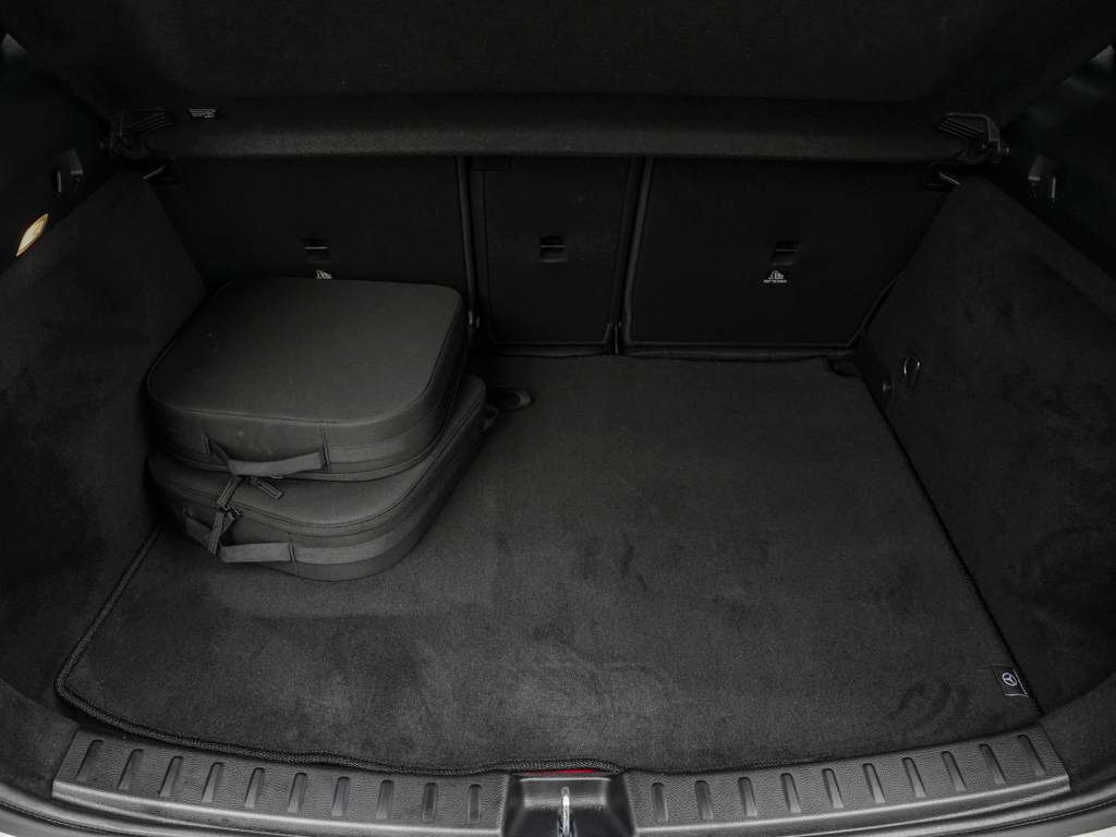 Mercedes-Benz GLA 250 2023