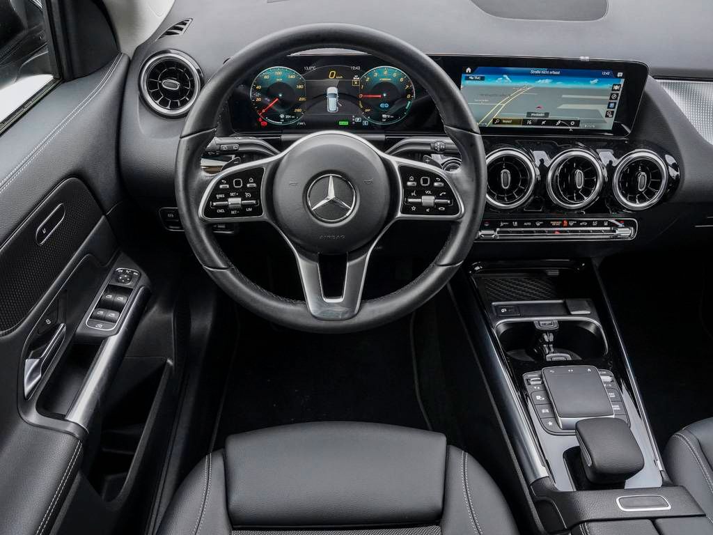 Mercedes-Benz GLA 250 2023