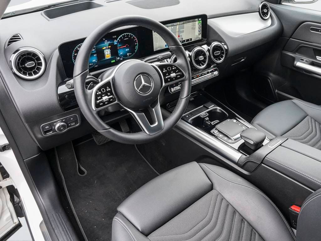 Mercedes-Benz GLA 250 2023