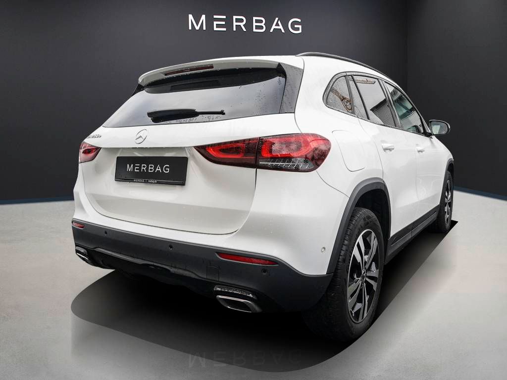 Mercedes-Benz GLA 250 2023