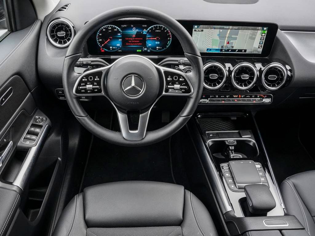 Mercedes-Benz GLA 250 2023