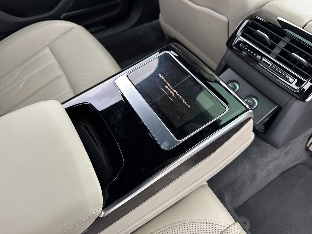Audi A8 2023