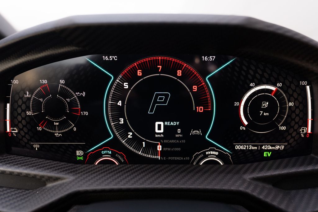 Lamborghini Revuelto 2025