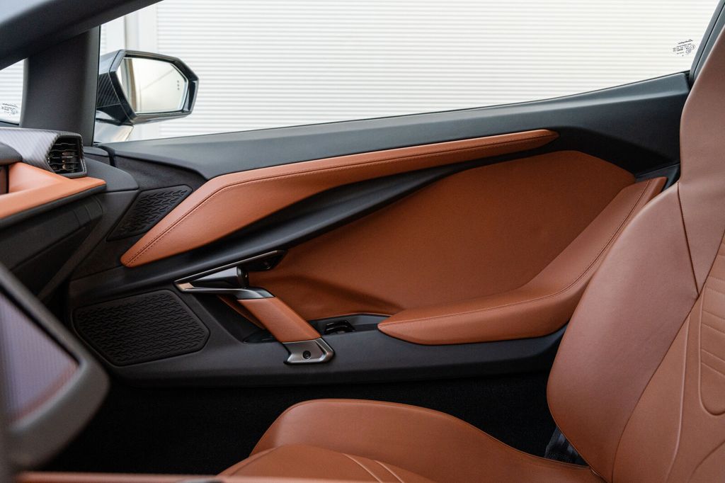 Lamborghini Revuelto 2025